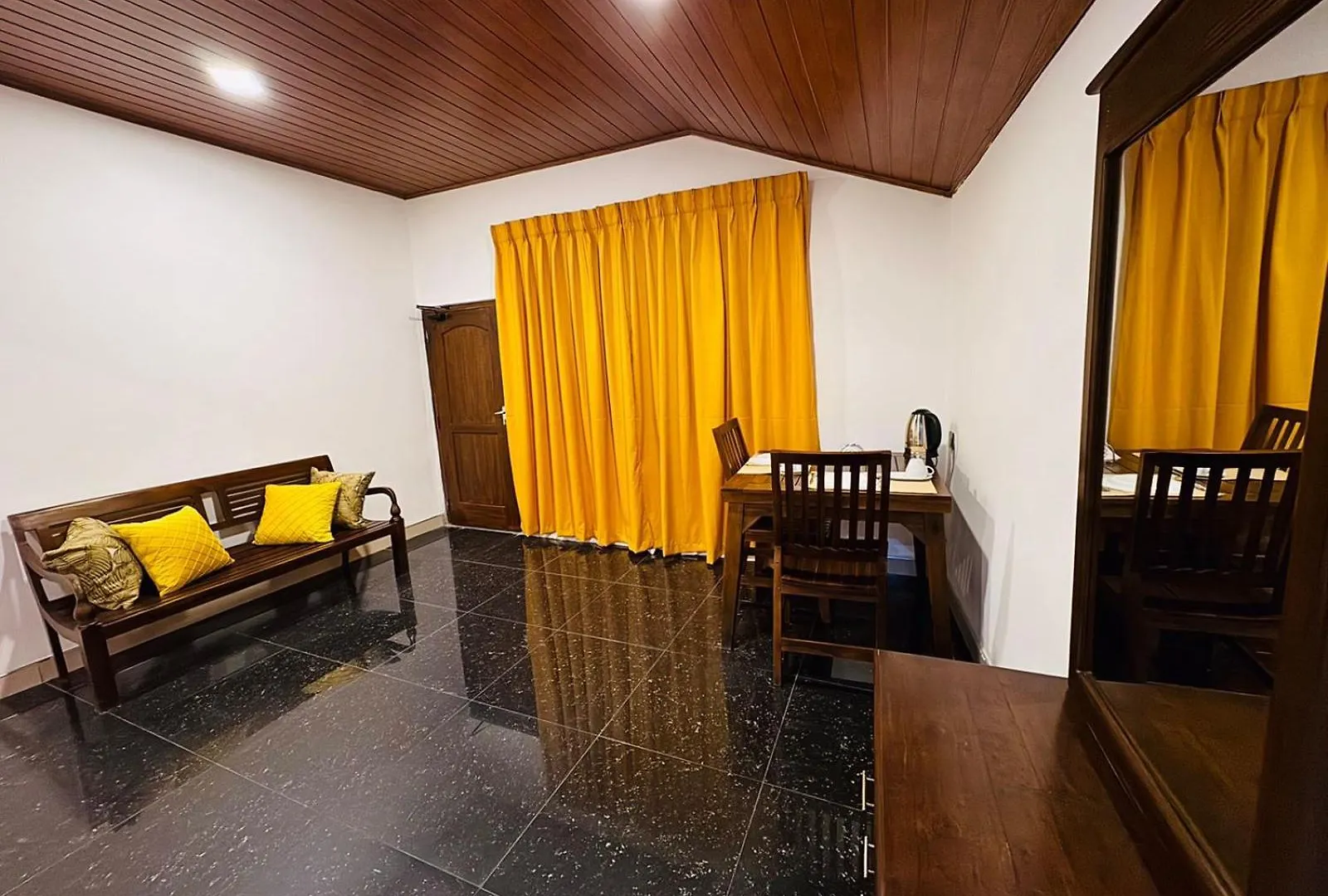 Couette-café Bed and Breakfast Taprobana Transit à Katunayaka Sri Lanka